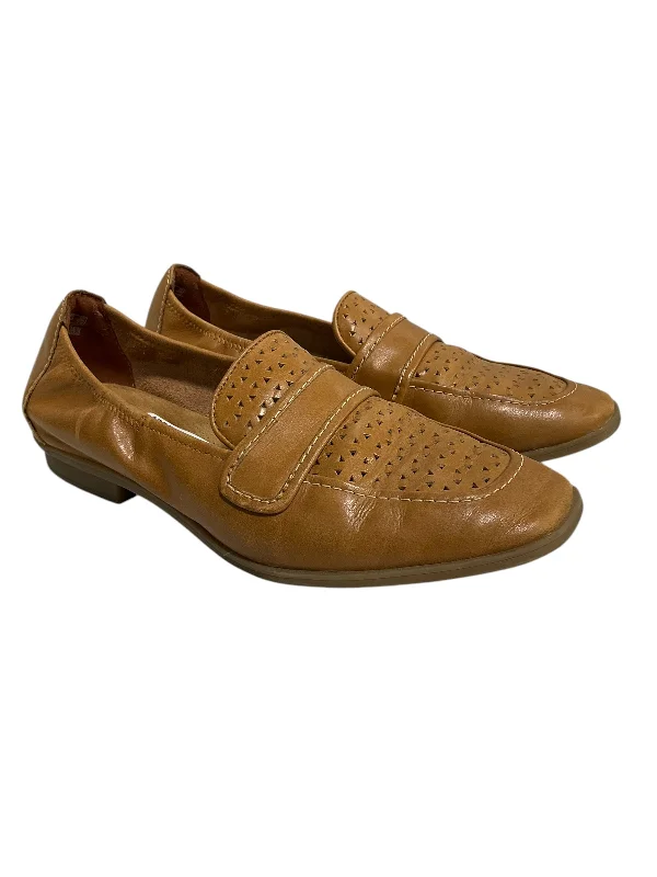 Flats with organic rubber softness-Shoes Flats By Clarks In Tan, Size: 8.5