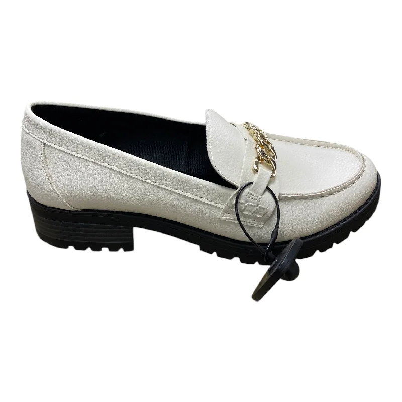 Flats with high-end artisan quality-Shoes Flats By Old Navy In Cream, Size: 11