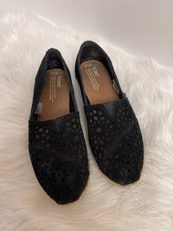 Flats with sustainable leather weave-Shoes Flats By Toms In Black, Size: 7.5