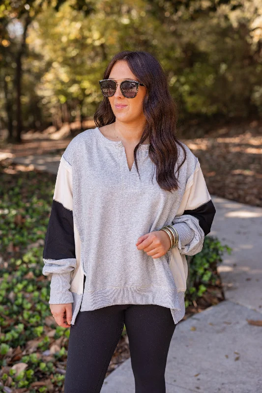 hooded tops for casual and cozy looks-Comfy Colorblock Grey Knit Pullover