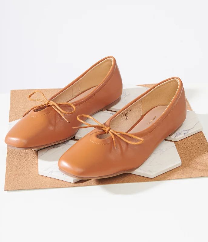 Flats with round toe sleek elegance-1960s Tan Leatherette Bow Ballet Flats