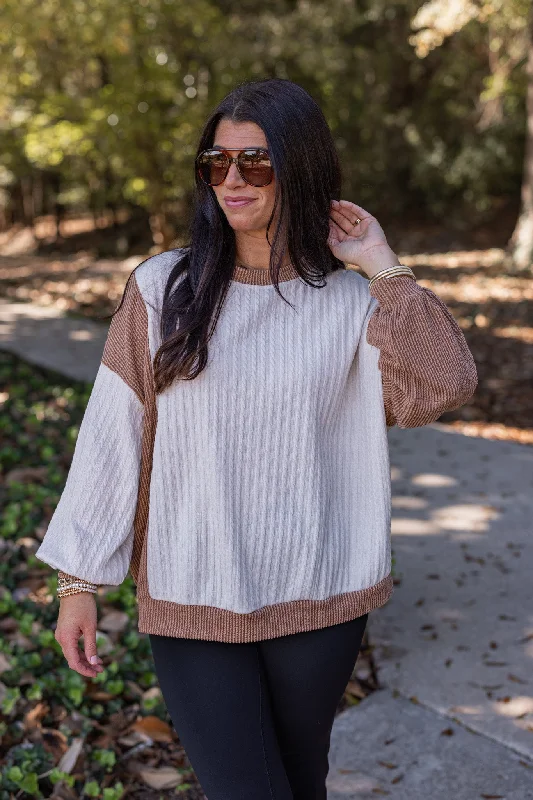 chiffon crop tops for a breezy vibe-Cozy Contrast Cream Colorblock Top