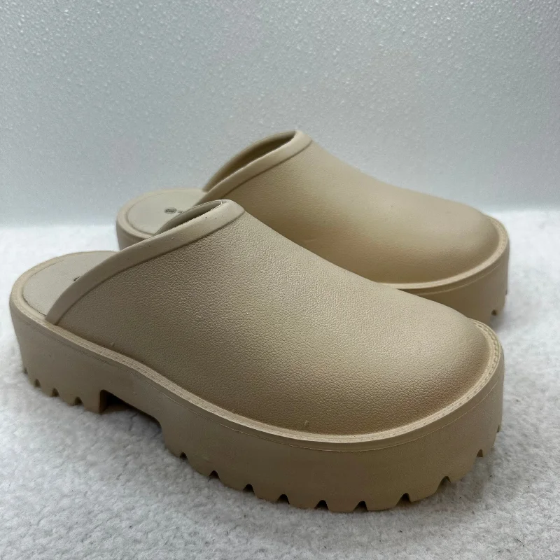 Flats with canvas soft durability-Shoes Flats Mule & Slide By Clothes Mentor In Beige, Size: 9